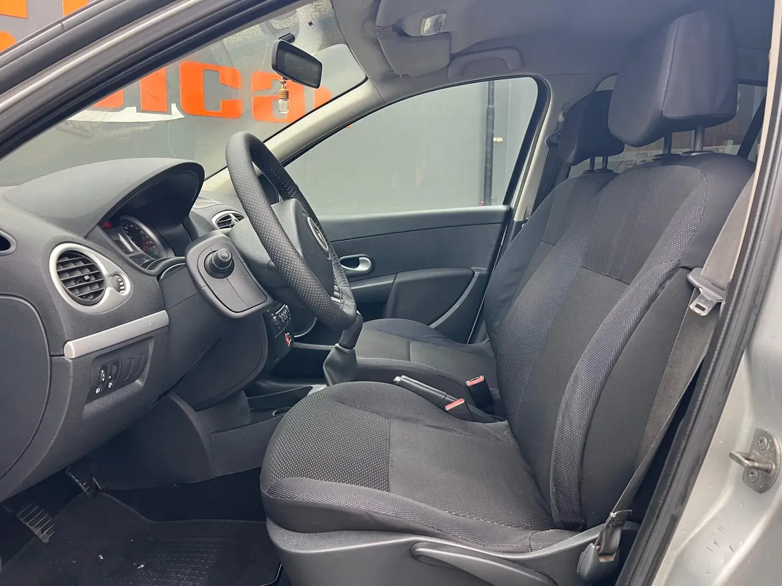 Renault Clio 1.2 16V Dynamique 12