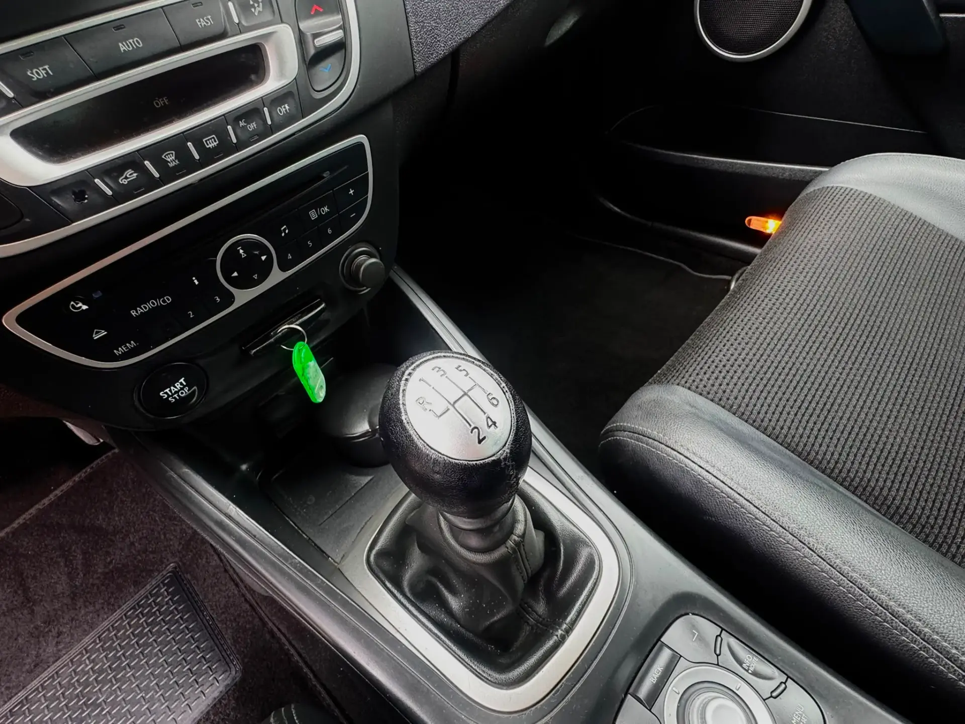 Renault Mégane Coupe 1.5 dCi Sport 17