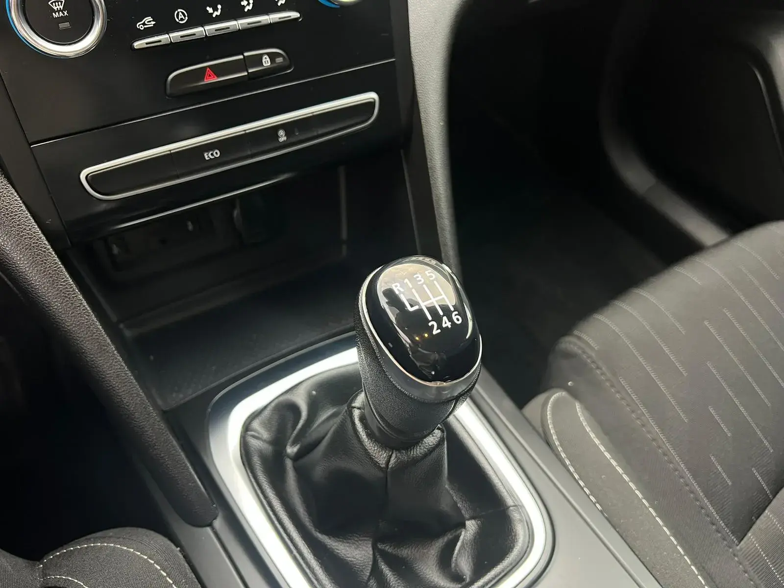 Renault Mégane Sport Tourer 1.5 Blue dCi Limited 10