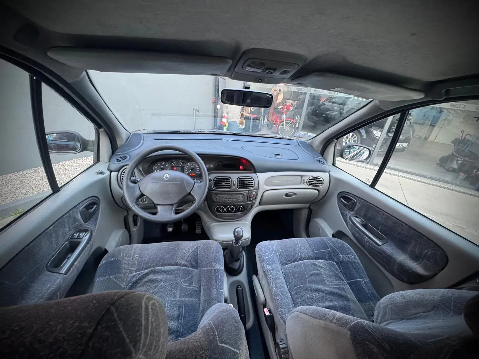 Renault Scénic 1.4 16V 6