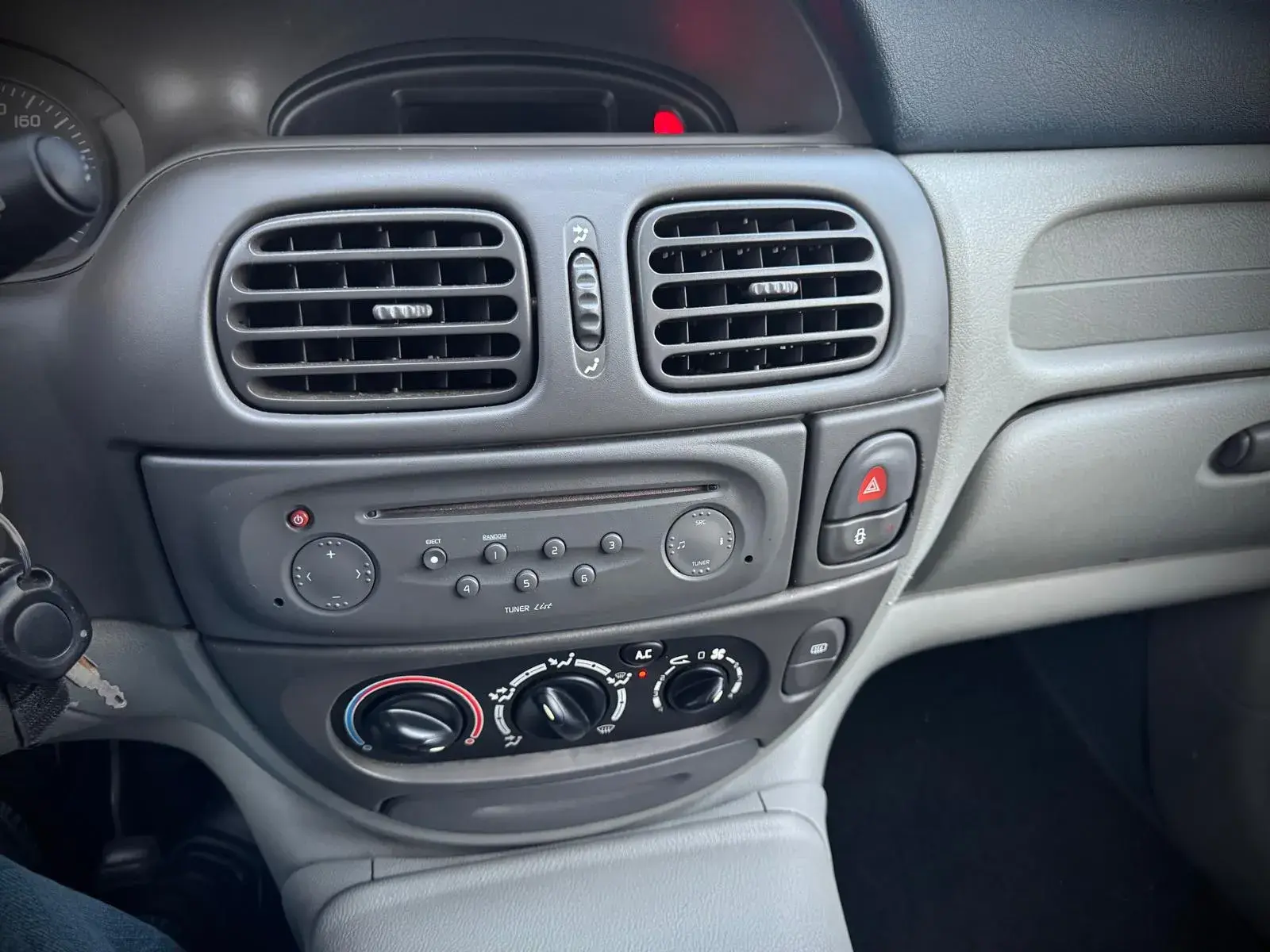 Renault Scénic 1.4 16V 8