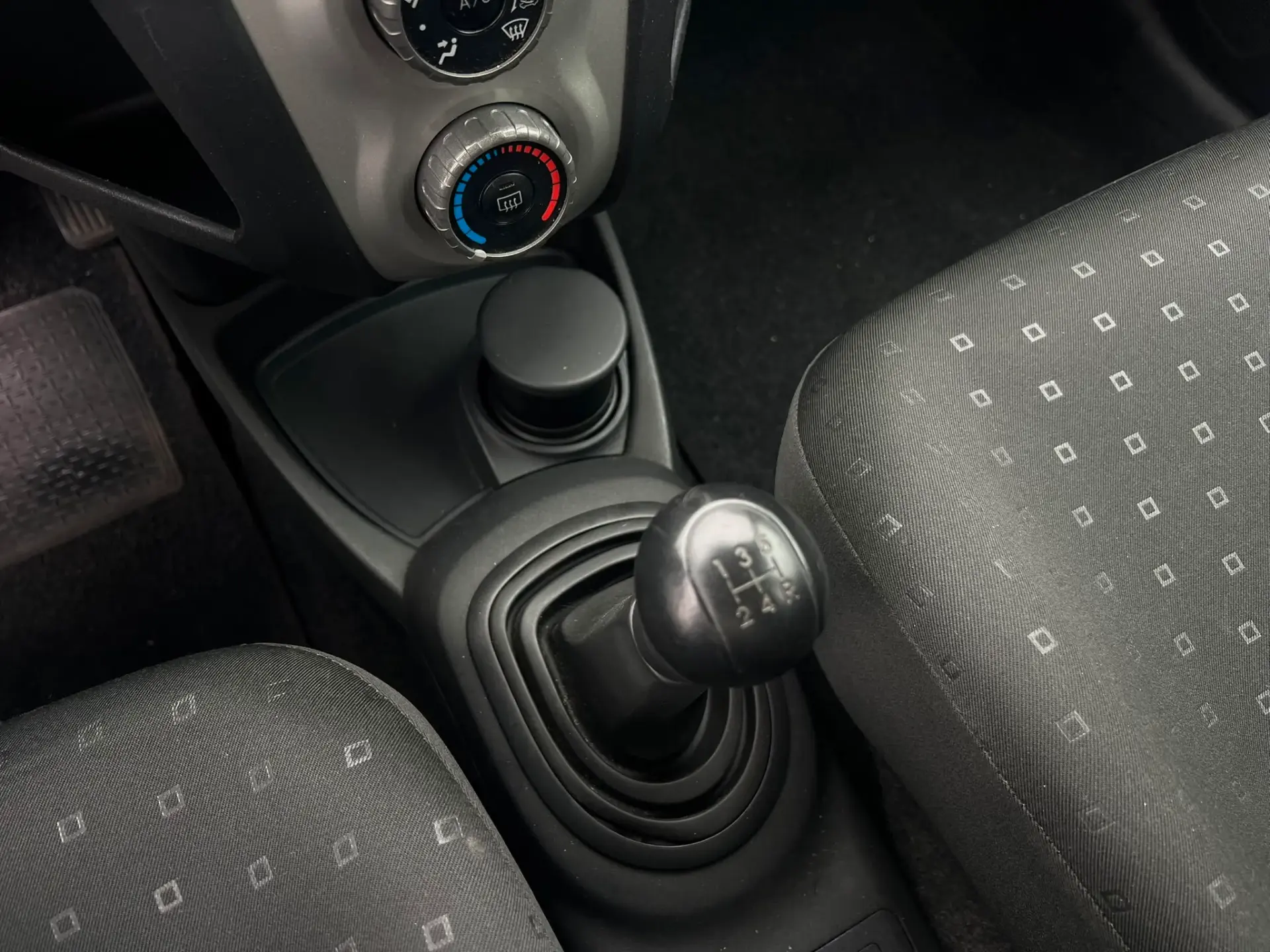 Toyota Yaris 1.0 VVT-i AC 7