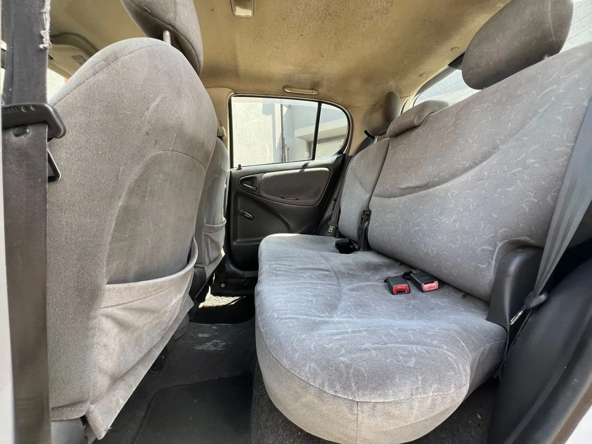 Toyota Yaris 1.0 Base C/Radio 12