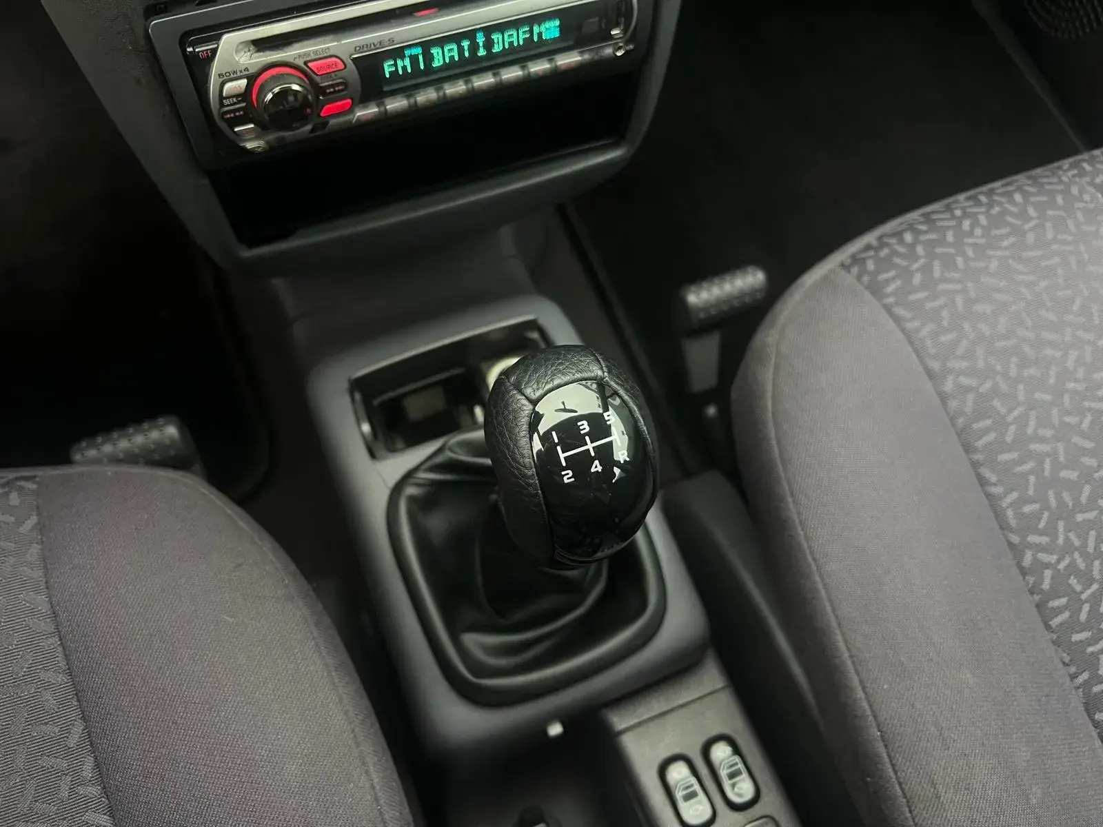 Mercedes-Benz A 140 Classic 9