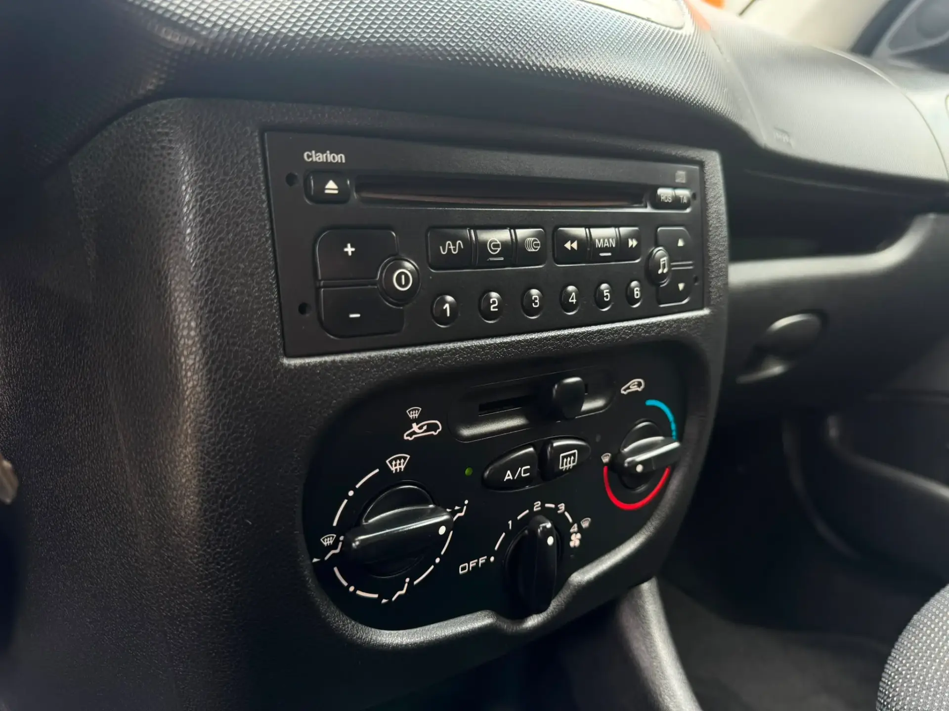 Peugeot 206 1.1 Trendy 11