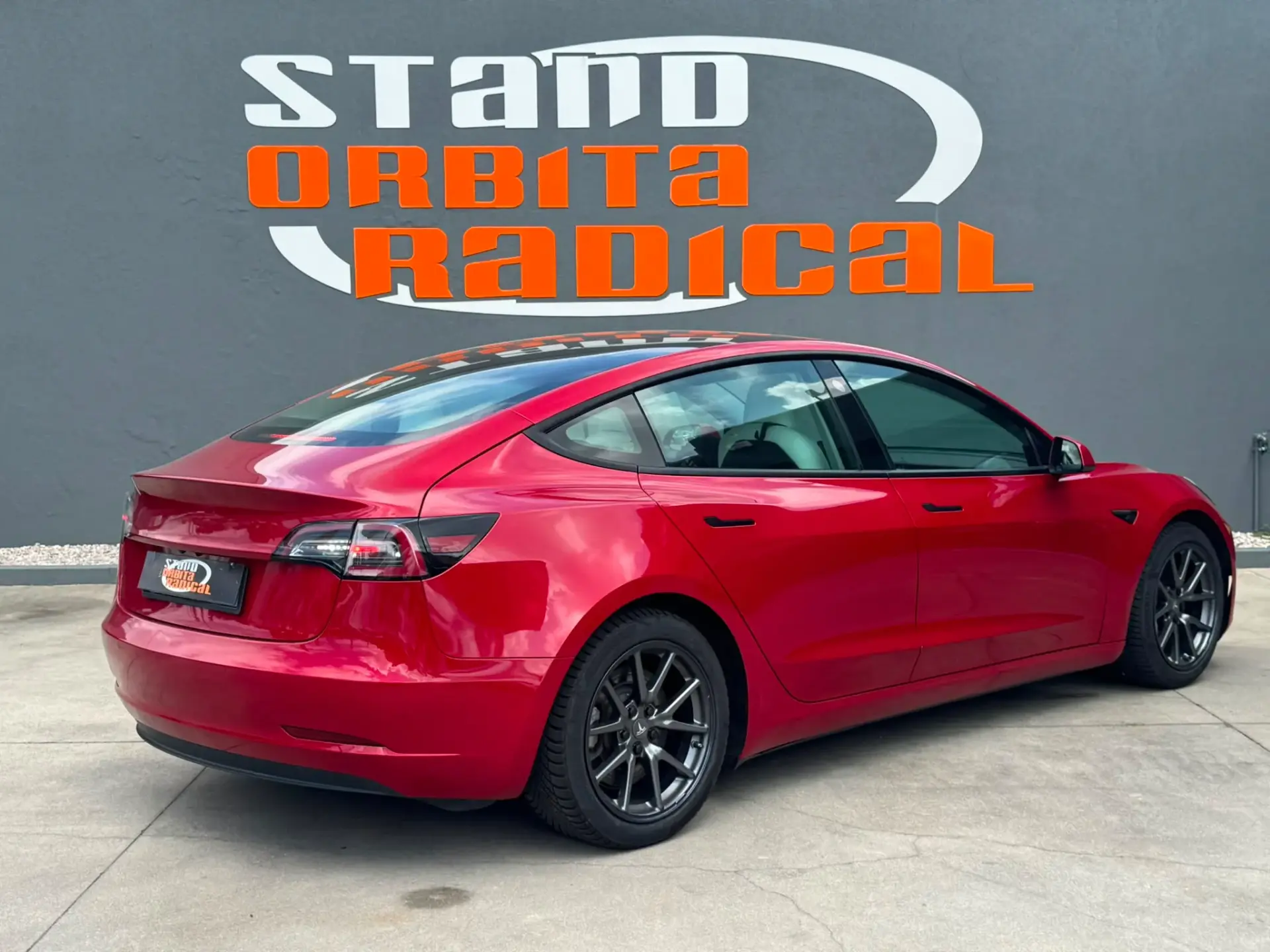 Tesla Model 3 Standard Range Plus RWD 2