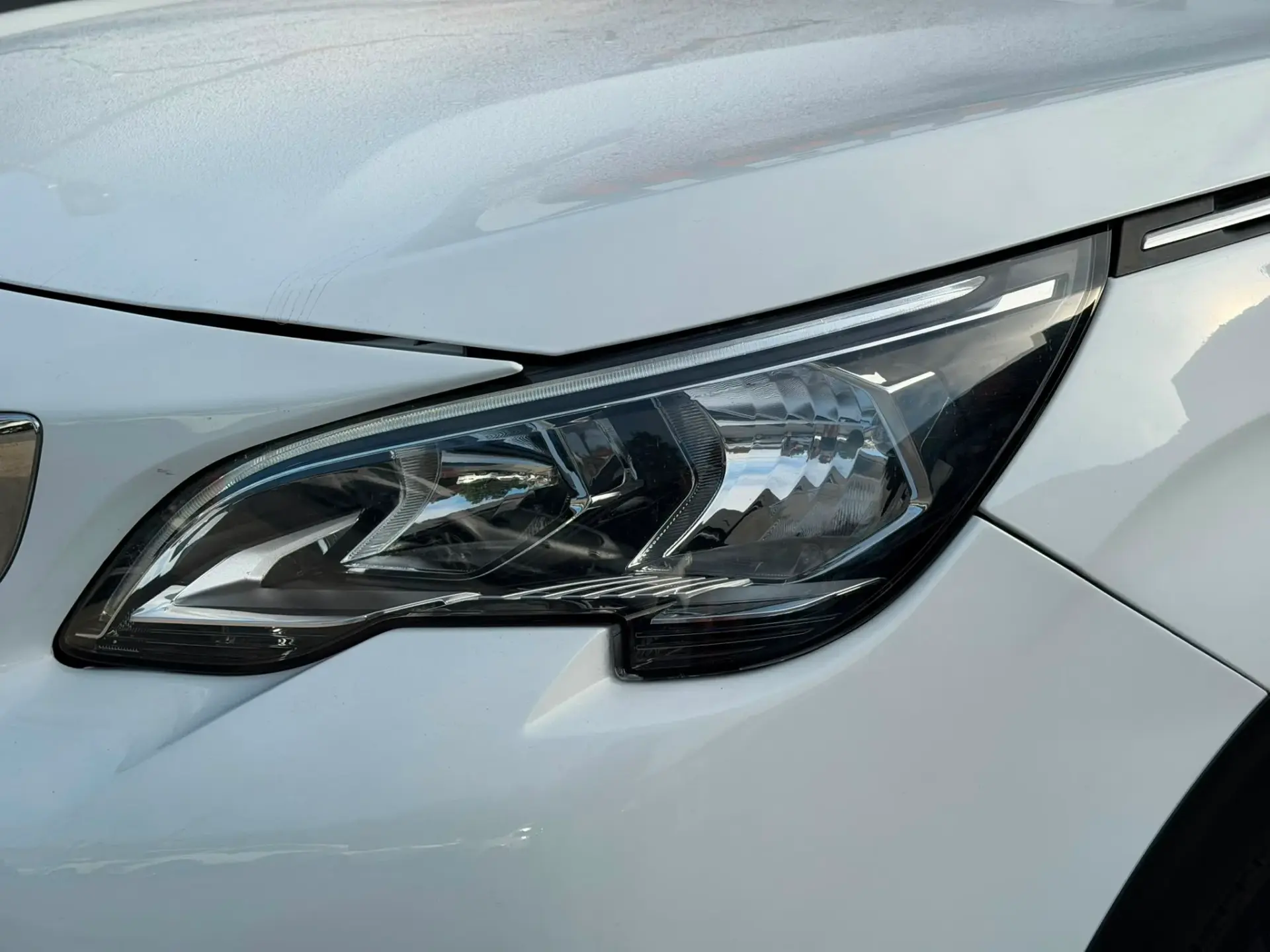 Peugeot 3008 1.5 BlueHDi Allure EAT8 5