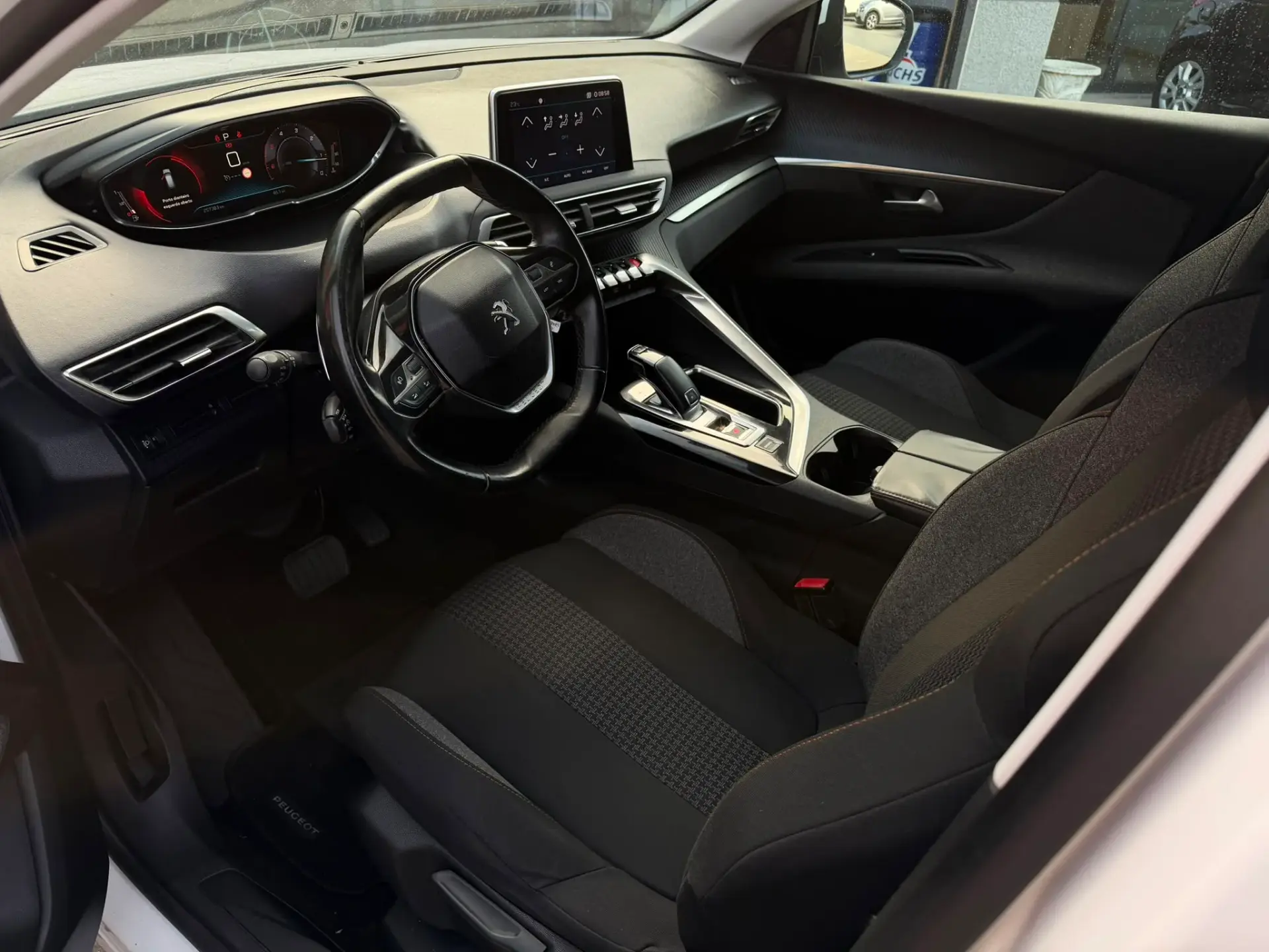 Peugeot 3008 1.5 BlueHDi Allure EAT8 10