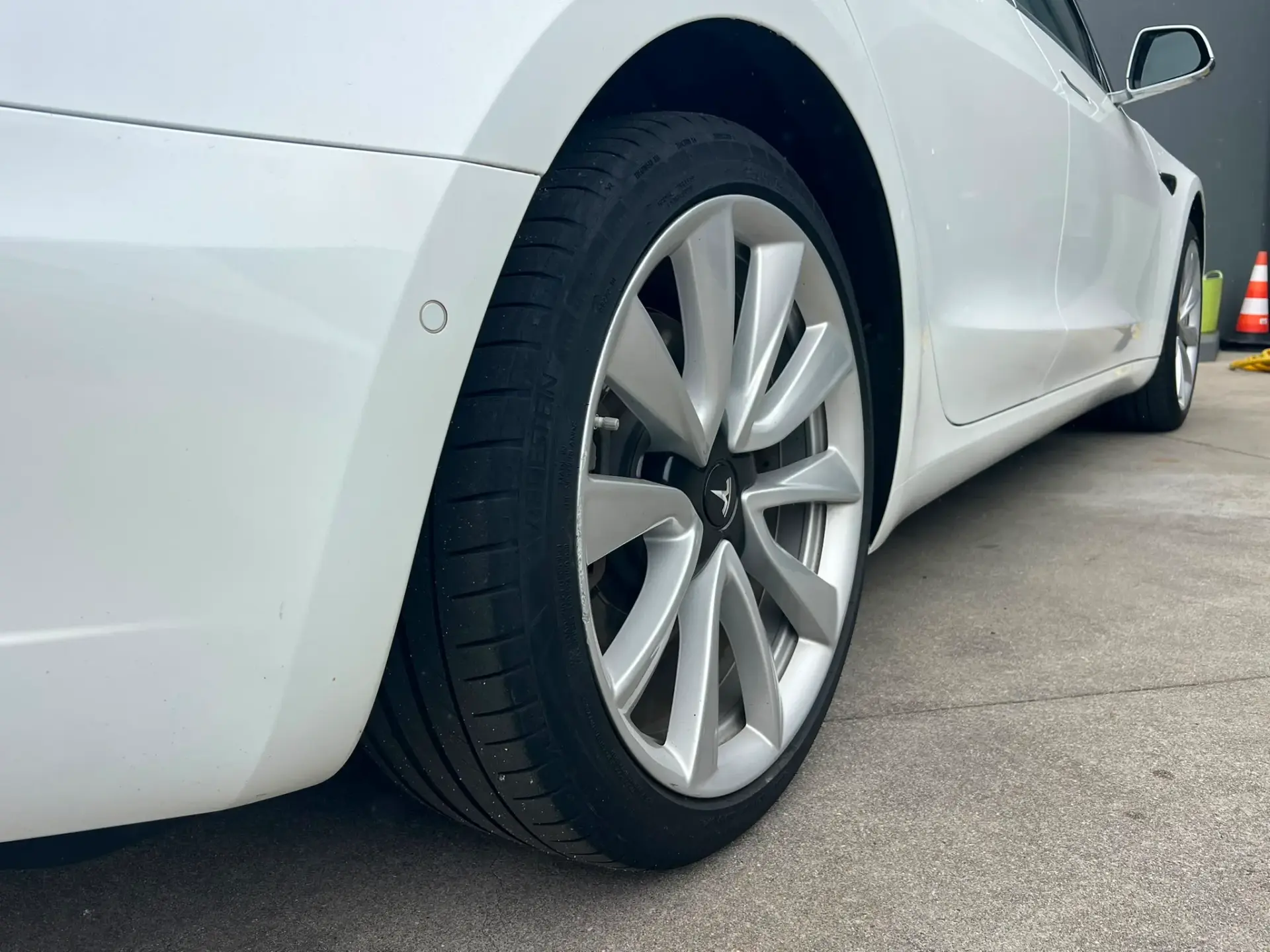 Tesla Model 3 Standard RWD Plus 6