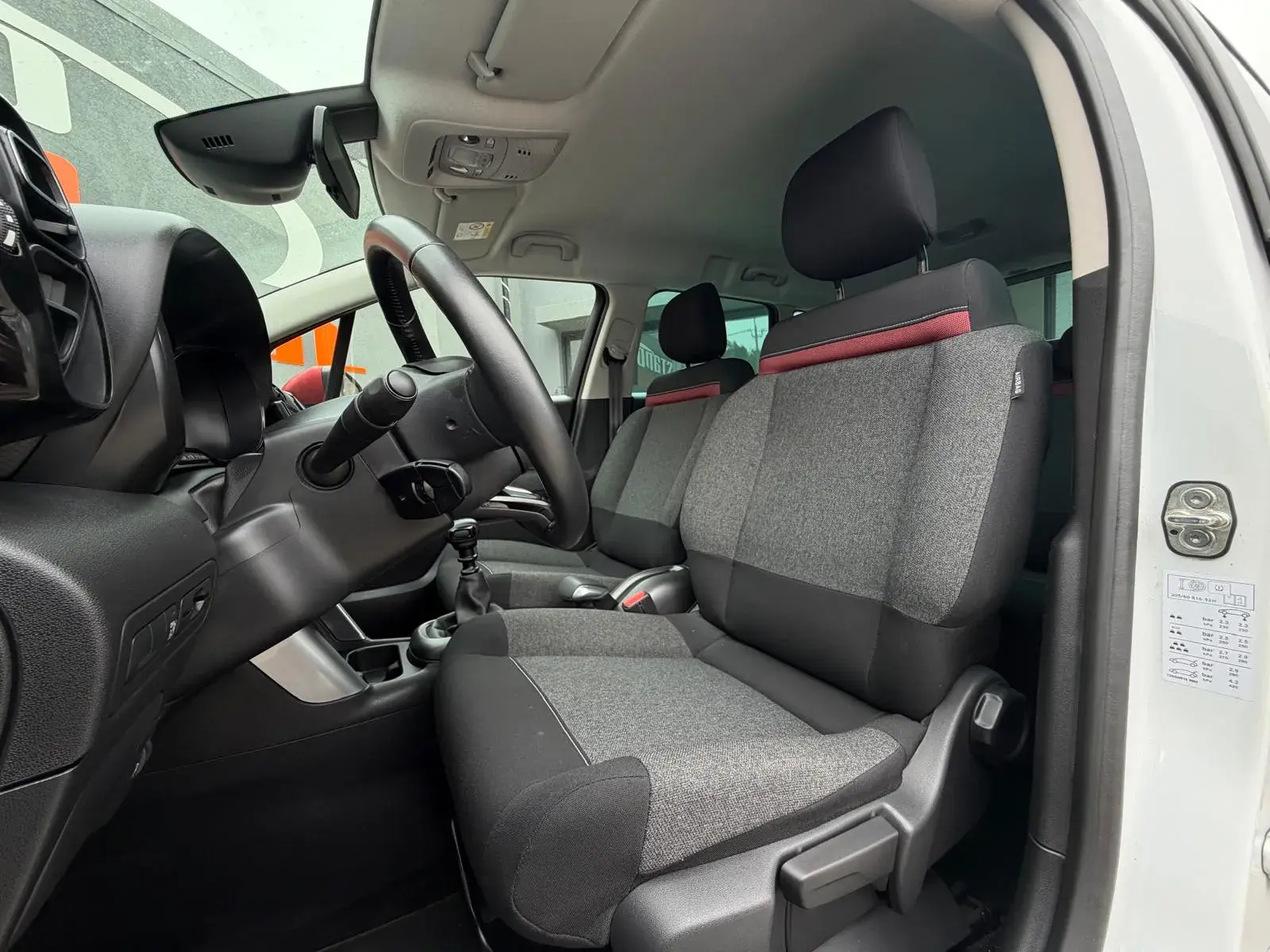 Citroen C3 Aircross 1.2 PureTech C-Series 27