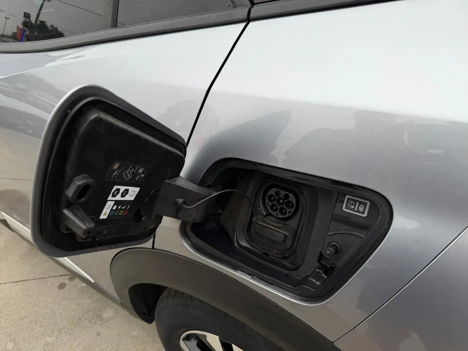 Peugeot e-2008 50 kWh Allure 18