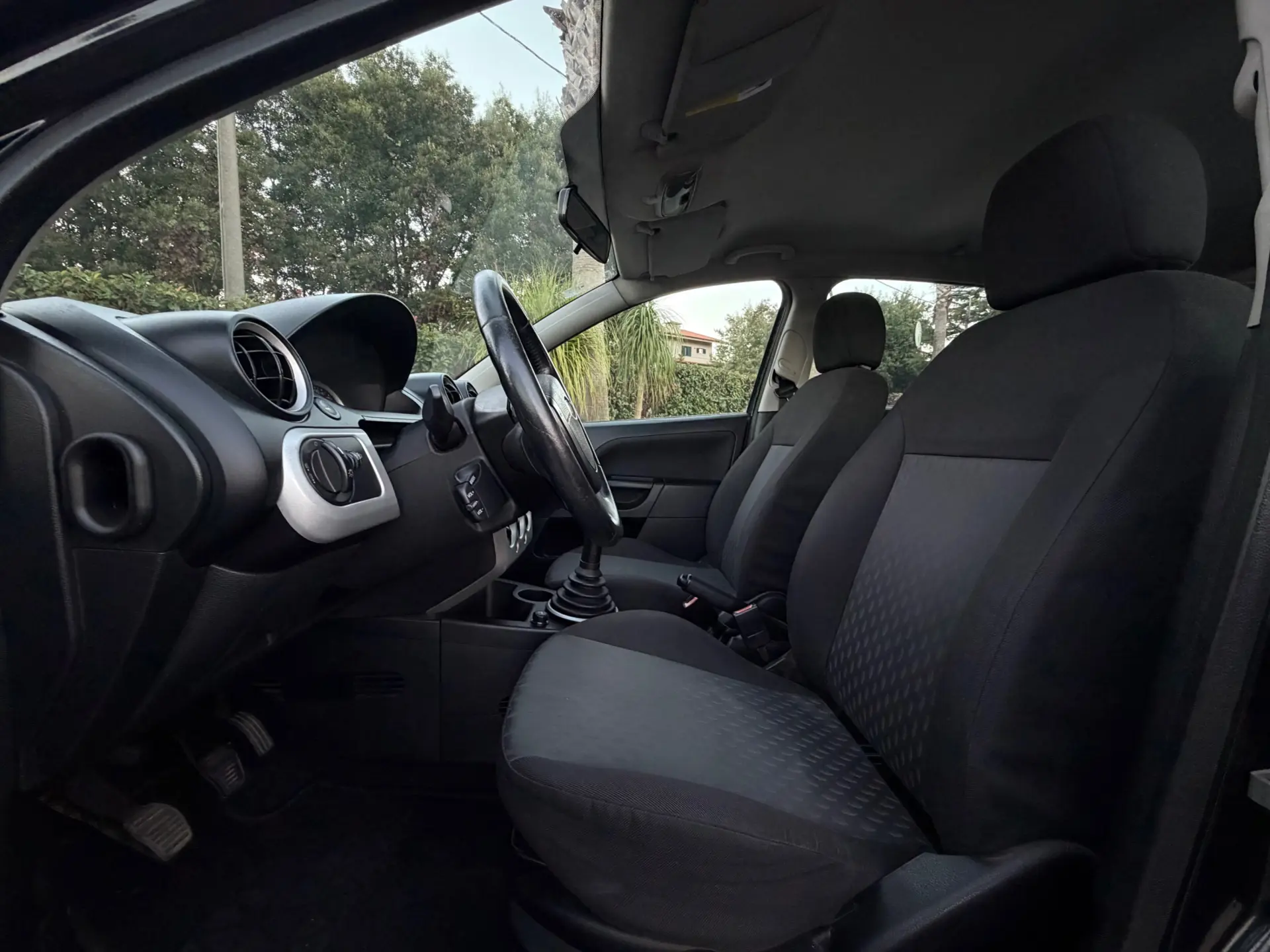 Ford Fiesta 1.25 Ambiente 9