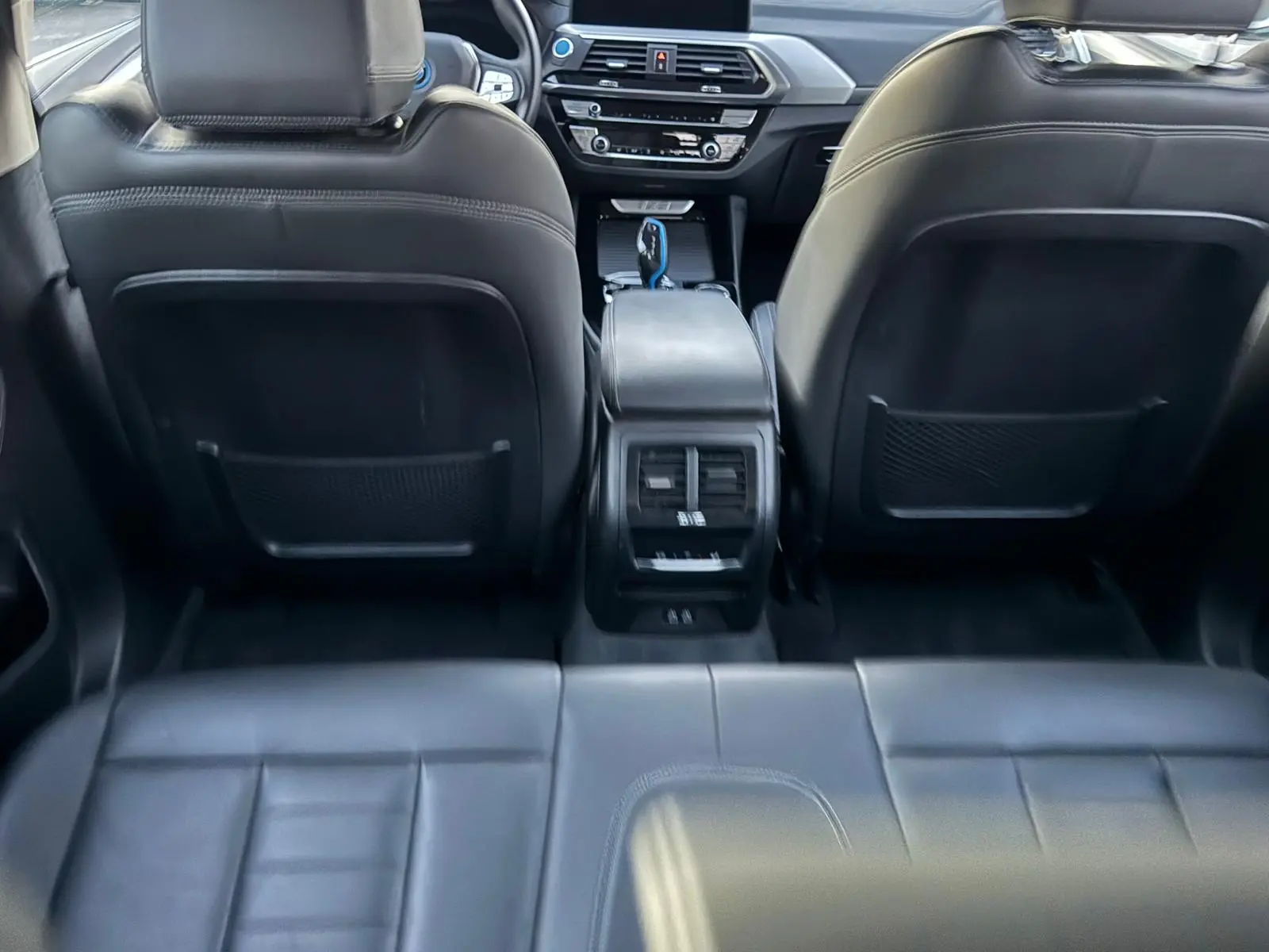 BMW iX3 Inspiring 23