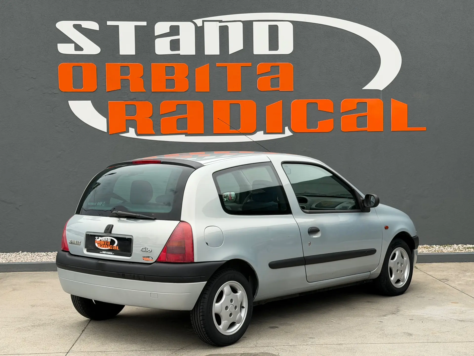 Renault Clio 1.2 Confort Authentique 4