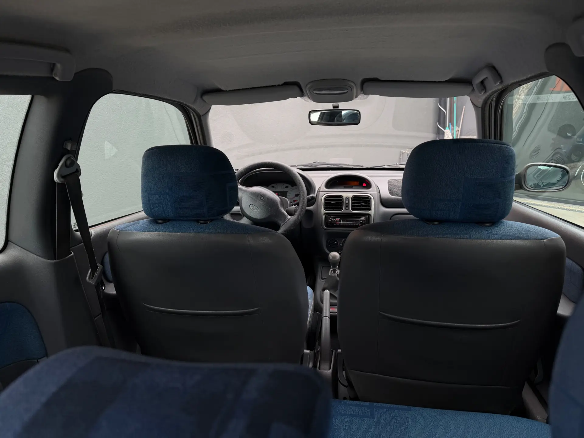 Renault Clio 1.2 Confort Authentique 12