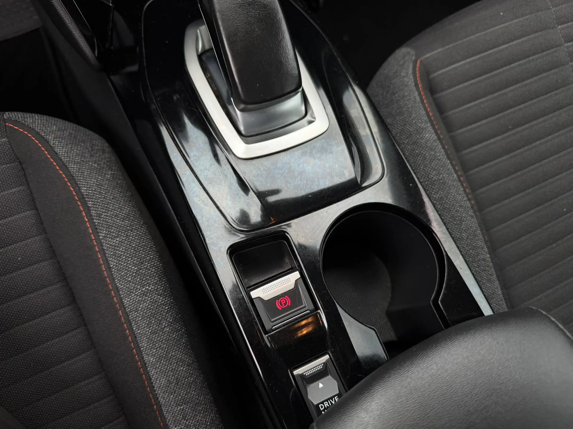 Peugeot e-2008 50 kWh Active 8