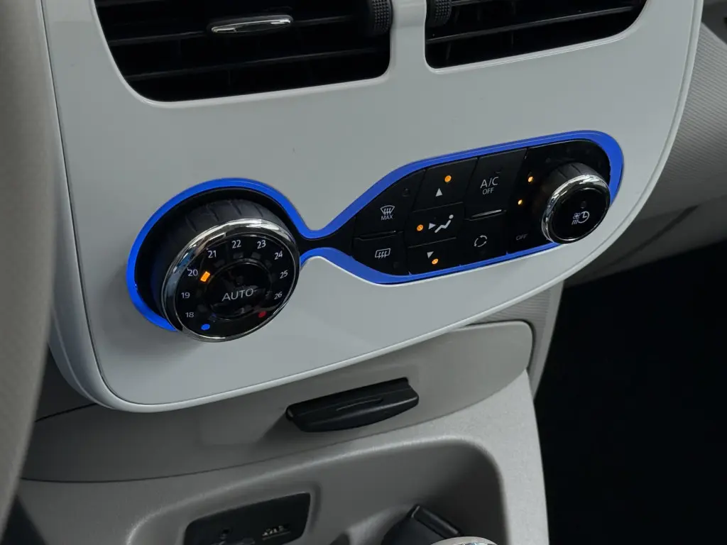 Renault Zoe (c/ Bateria 52kw 9