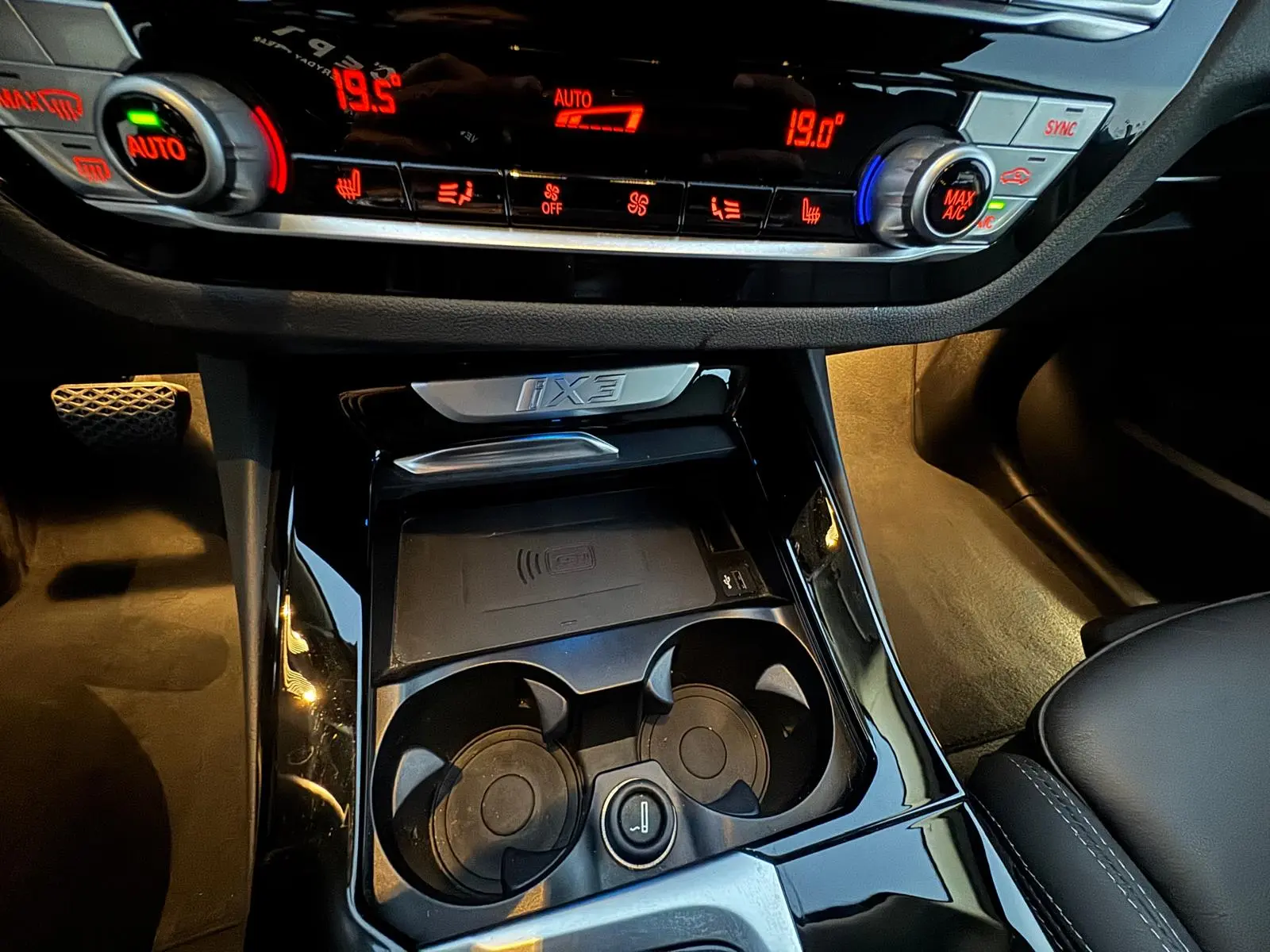 BMW iX3 Inspiring 14