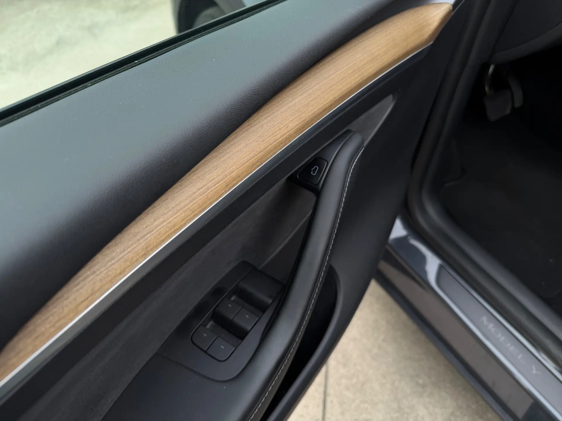 Tesla Model Y Long Range Tração Integral 24