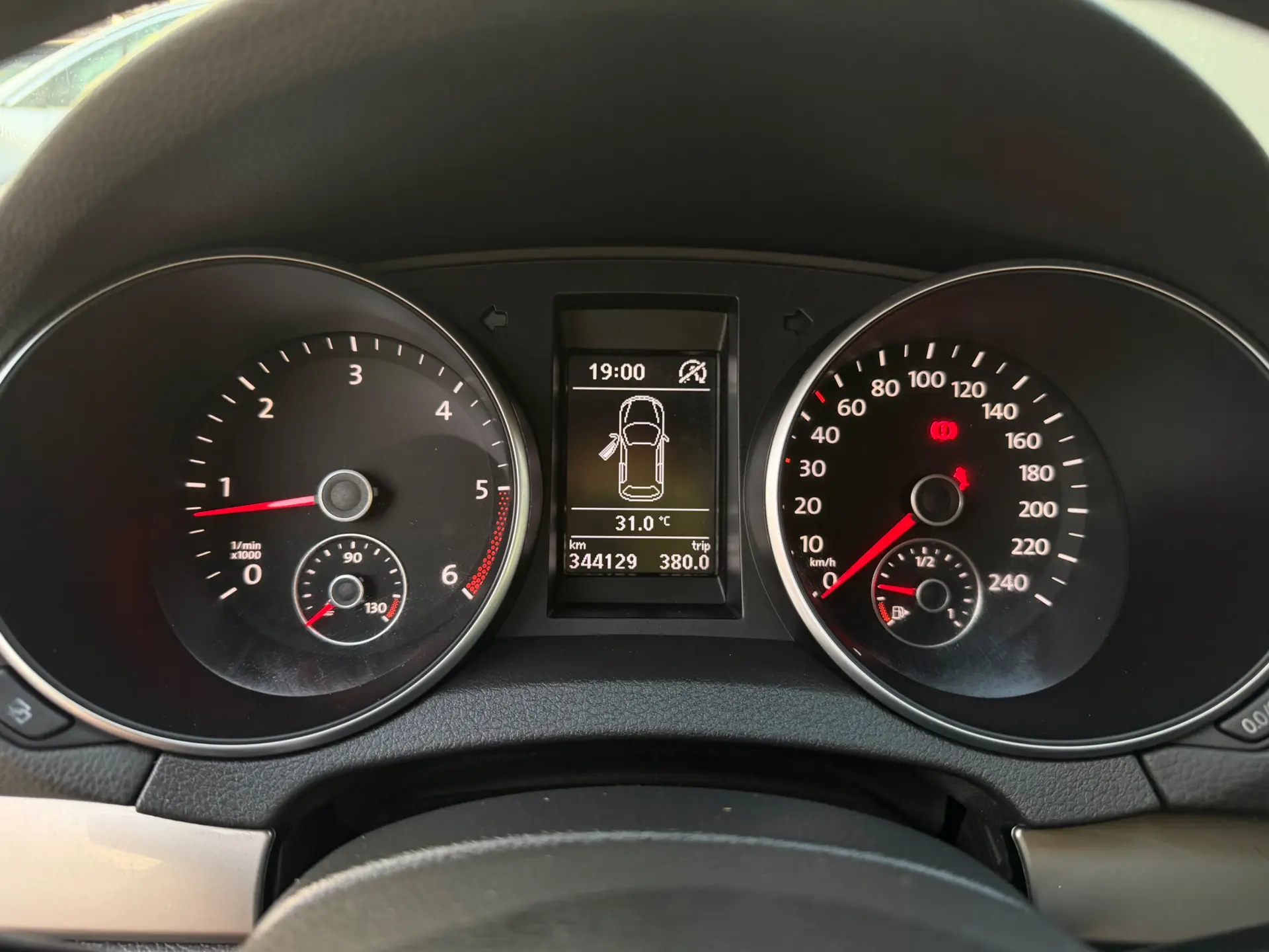 Volkswagen Golf 1.6 TDi Confortline 9