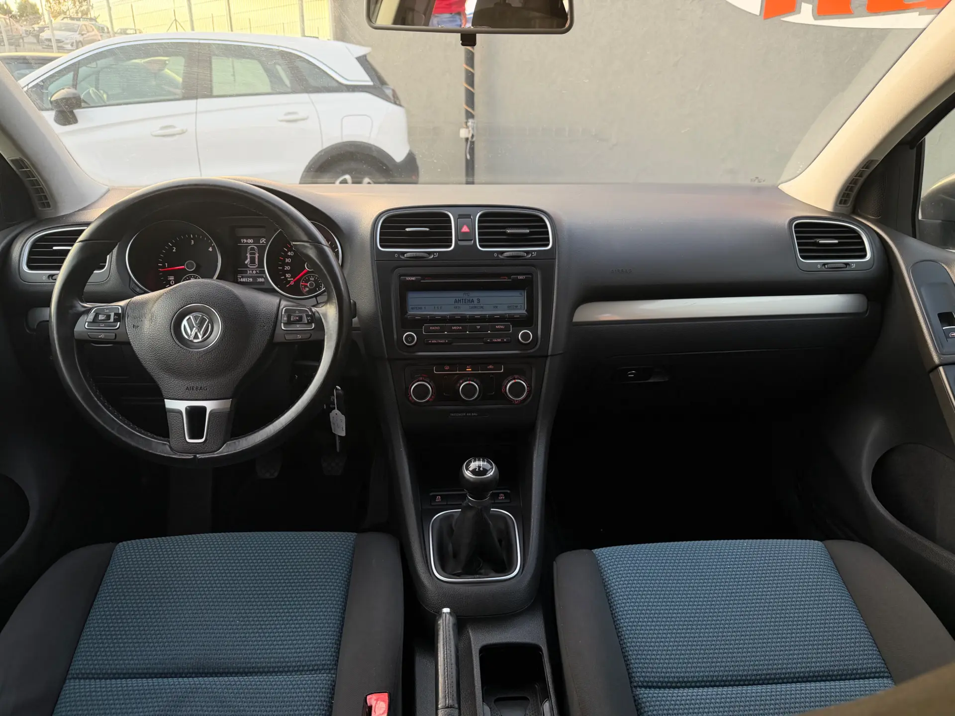 Volkswagen Golf 1.6 TDi Confortline 17