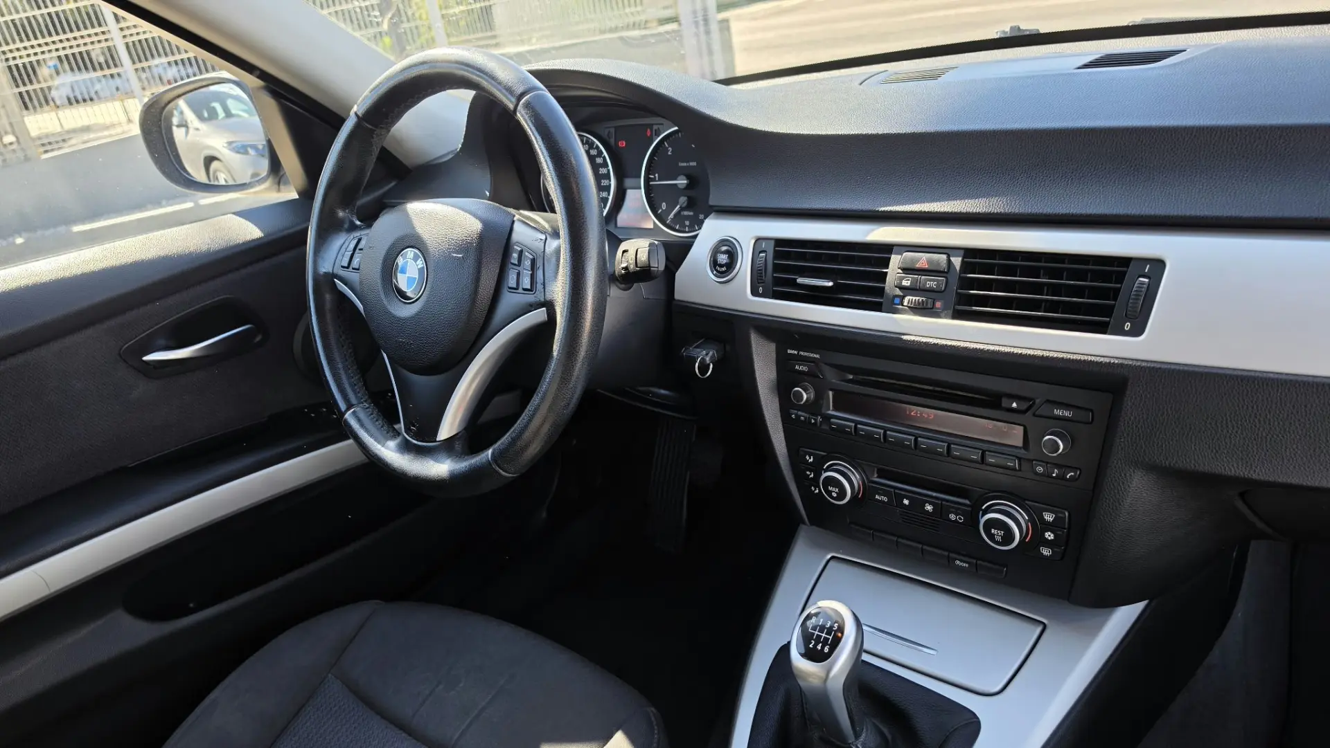 BMW 318 d Dynamic 8