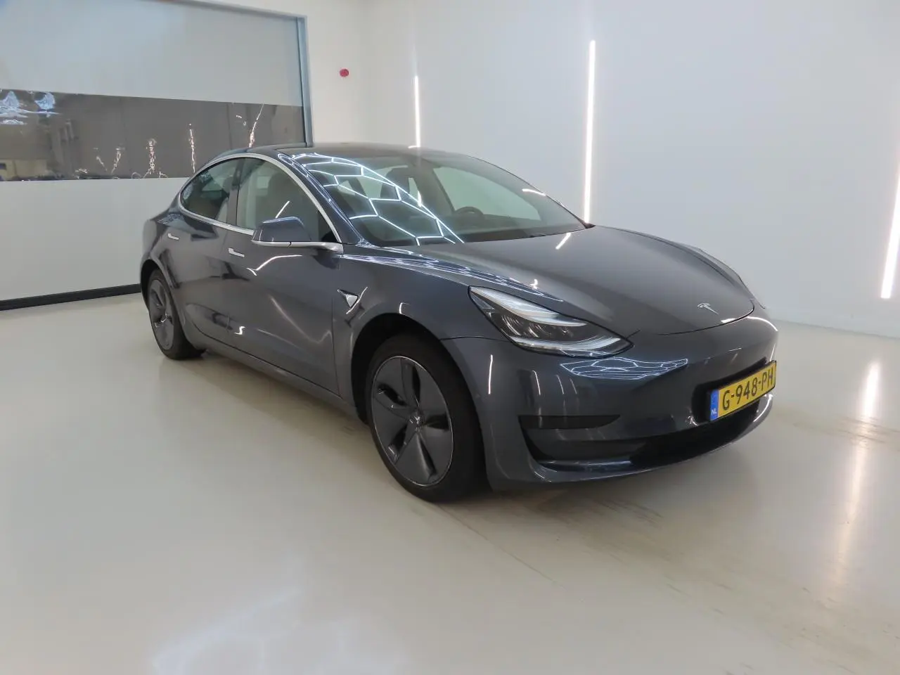 Tesla Model 3 Standard RWD Plus 1