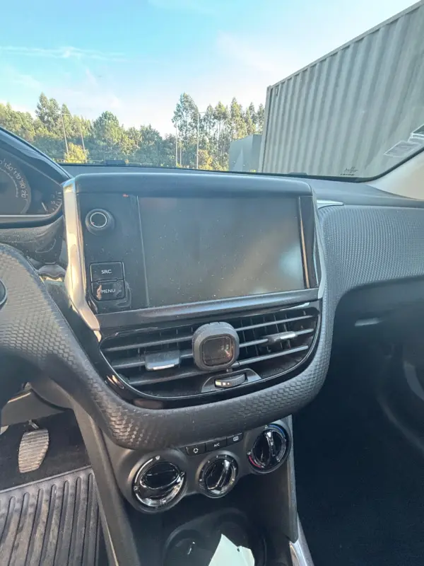 Peugeot 2008 1.2 pure tech 5