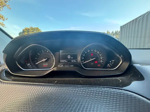 Peugeot 2008 1.2 pure tech 9