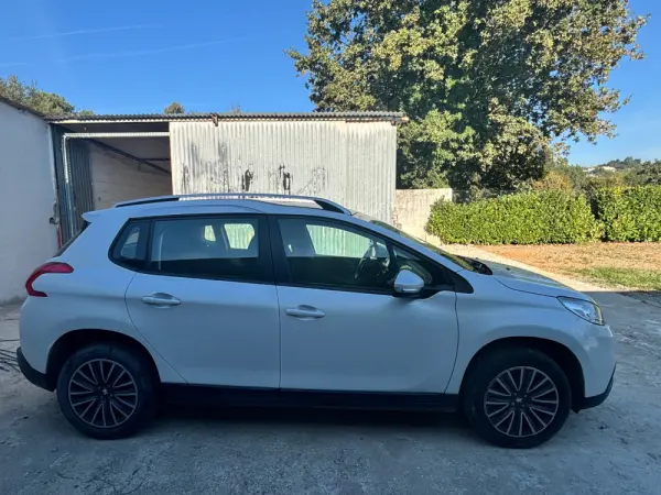 Peugeot 2008 1.2 pure tech 12