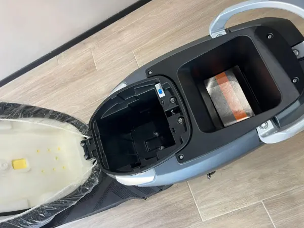 Raider Scooty 250 7