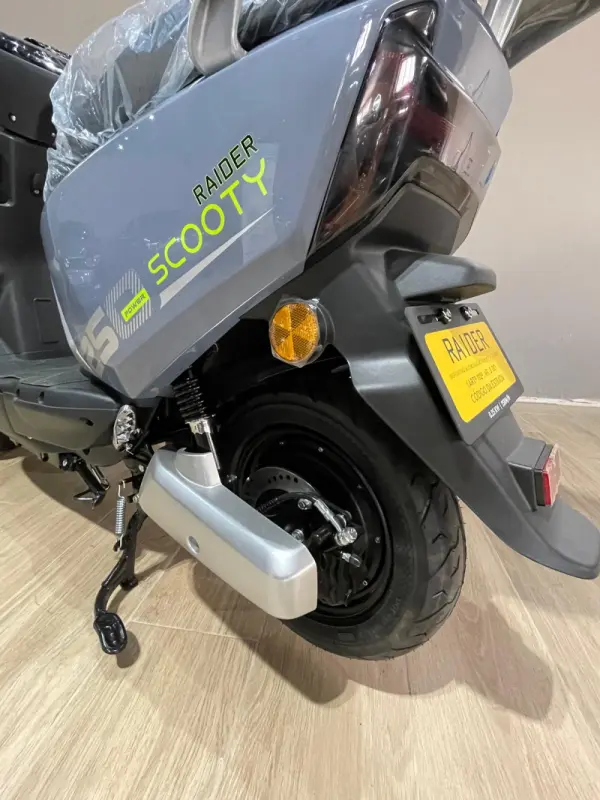 Raider Scooty 250 6