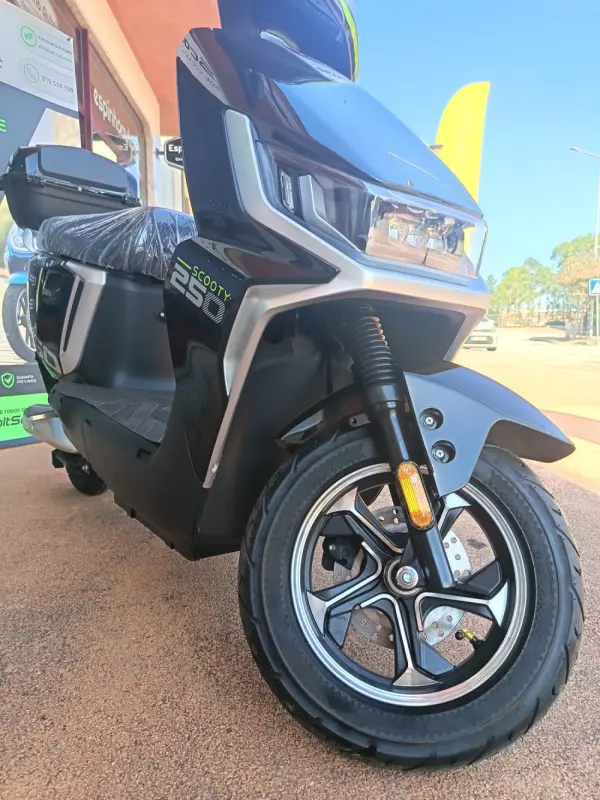 Raider Scooty 250 NOVO 2