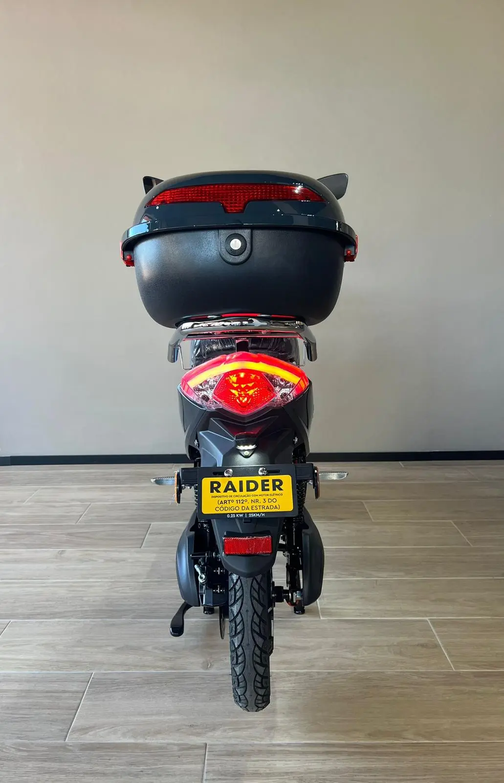 Raider Vespy Sky NOVO 12