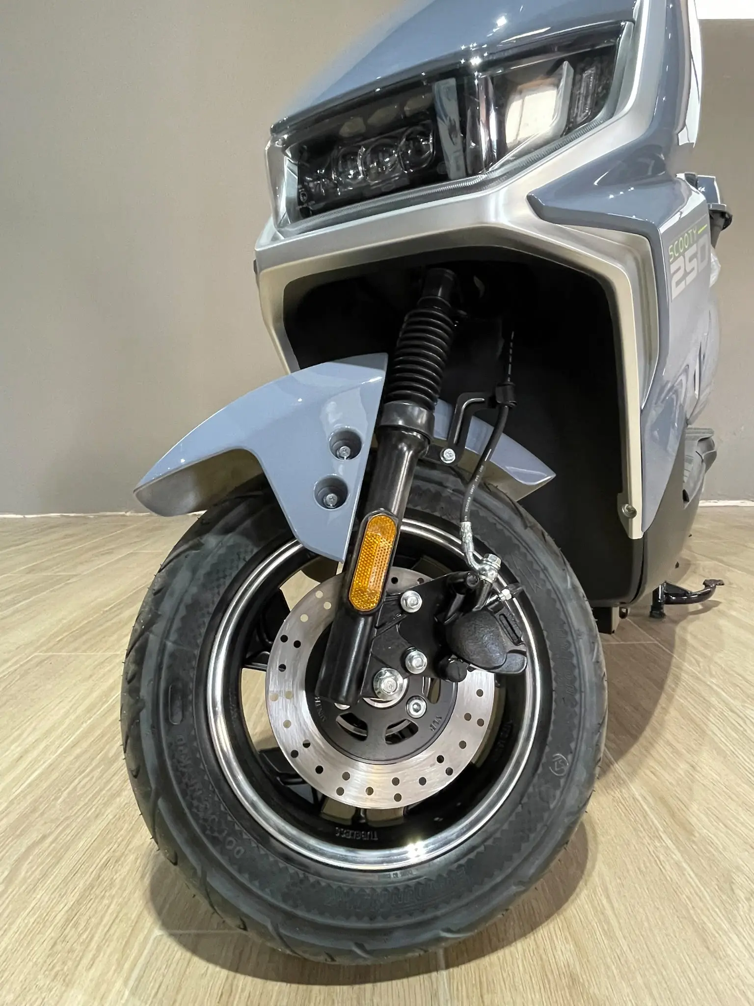 Raider Scooty 250 2