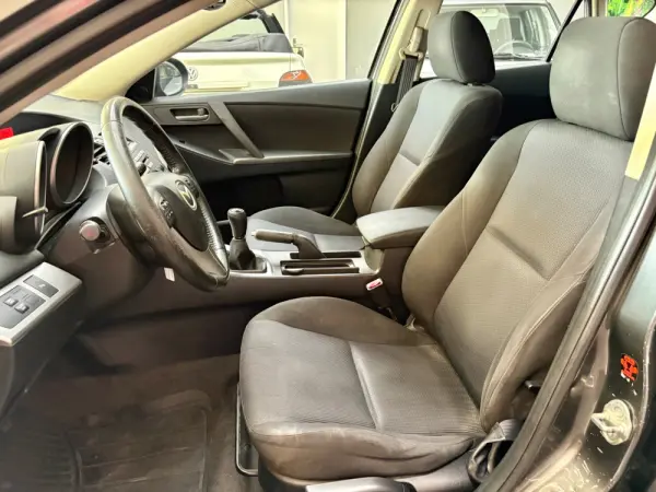 Mazda 3 Hatchback MZ-CD 1.6 Sport 6