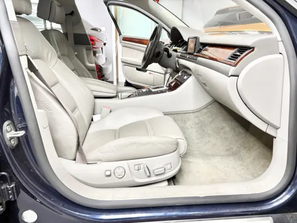 Audi A8 3.0 TDI V6 quattro Tiptronic 11