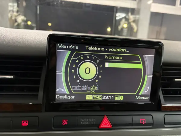 Audi A8 3.0 TDI V6 quattro Tiptronic 27