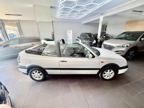 Volkswagen Golf Cabriolet 2.0 Avangard 17