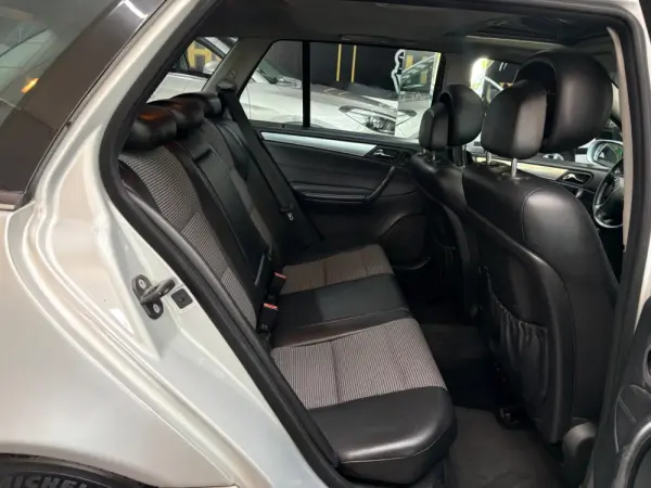Mercedes-Benz C 220 CDi Avantgard 13