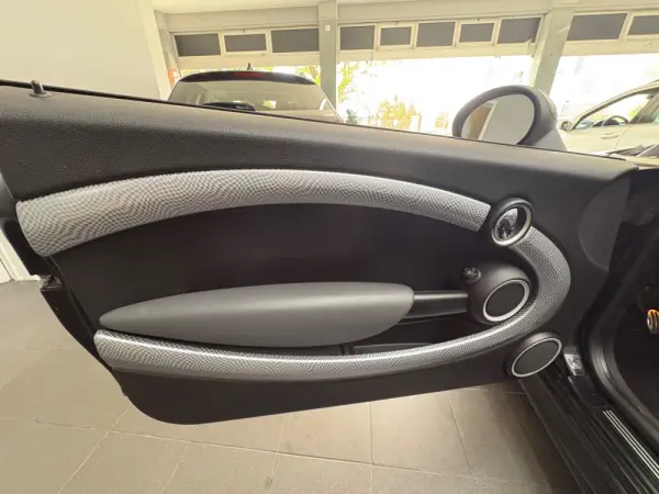 MINI Cabrio Cooper S 6