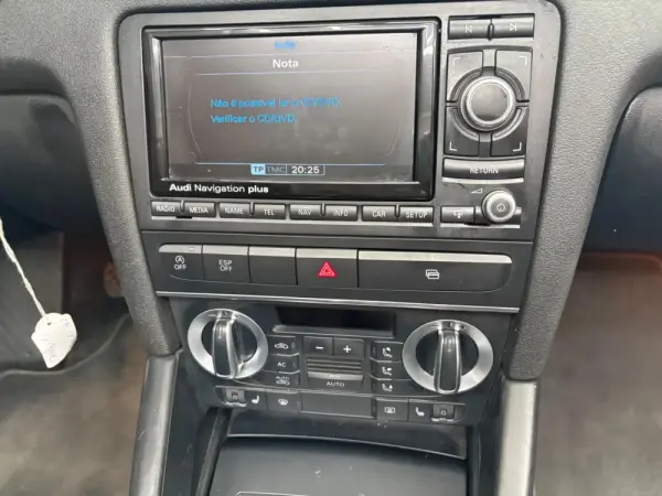 Audi A3 Cabrio 1.6 TDI (clean diesel) Attraction 7