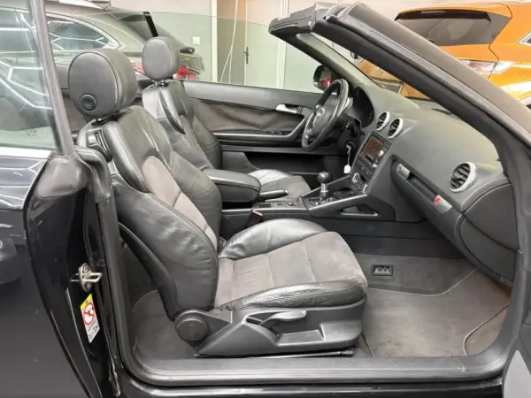 Audi A3 Cabrio 1.6 TDI (clean diesel) Attraction 28