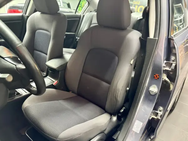Mazda 3 Sedan MZ-CD 1.6 Exclusive Plus 6