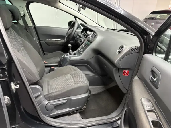 Peugeot 5008 1.6 HDi Tech-Motion 13