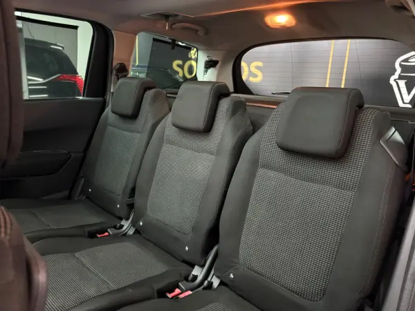 Peugeot 5008 1.6 HDi Tech-Motion 9