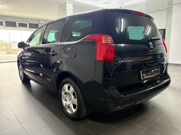 Peugeot 5008 1.6 HDi Tech-Motion 4