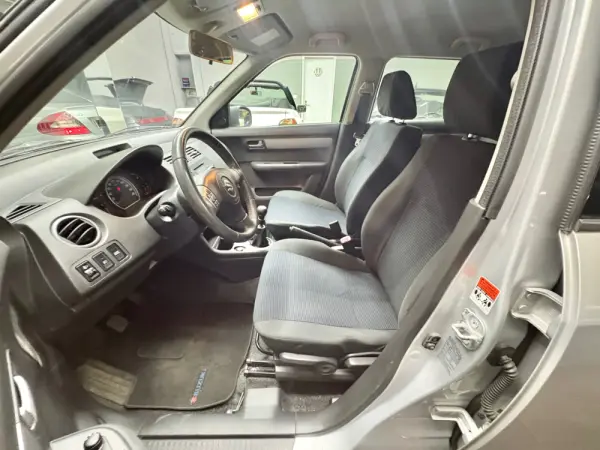 Suzuki Swift 1.3 DDiS Sport 6