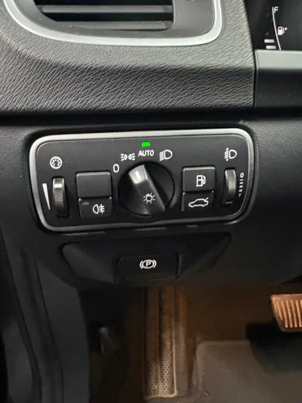 Volvo V60 2.0 D2 Summum Geartronic 16