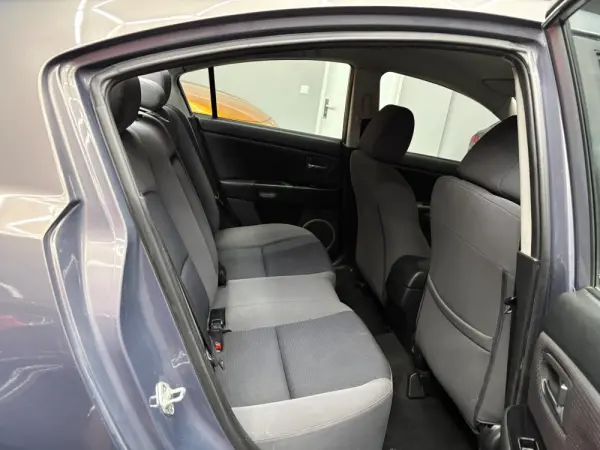 Mazda 3 Sedan MZ-CD 1.6 Exclusive Plus 8